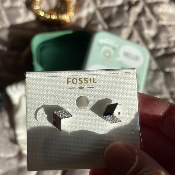 💫💫💫Turquoise necklace, Fossil silver studs, costume gold necklace 💫💫💫💫 - Picture 5 of 8